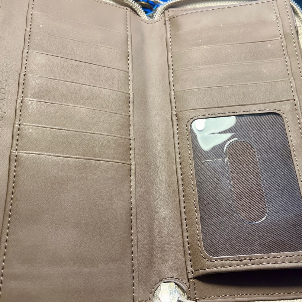 Silpada Margeaux Wallet - Picture 4 of 9